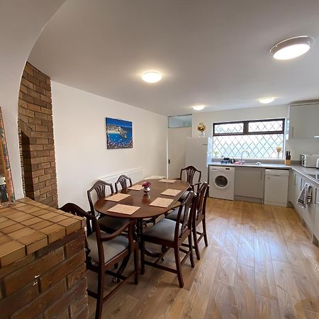 4-Bedroom Home - Perfect For Those Working In Bridgend - By Tailored Accommodation Zewnętrze zdjęcie